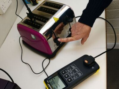 Toaster connected to a PAT tester